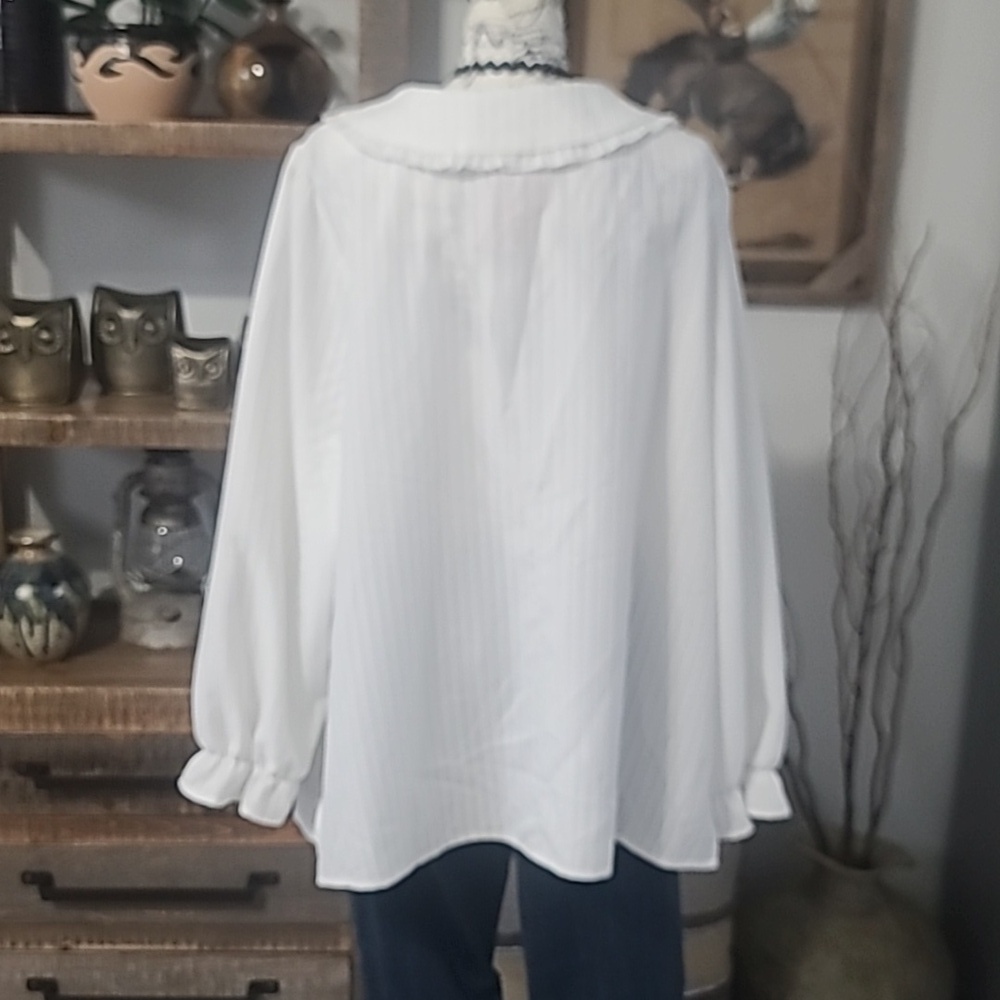 BloomChic White Lace-Collar Button Down Blouse - Picture 6 of 9